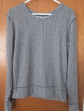 Women's Lululemon Heathered Gray Crewneck Long Sleeved Shirt
